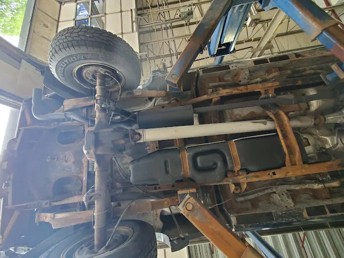 Do-It-Yourself Auto Center 4