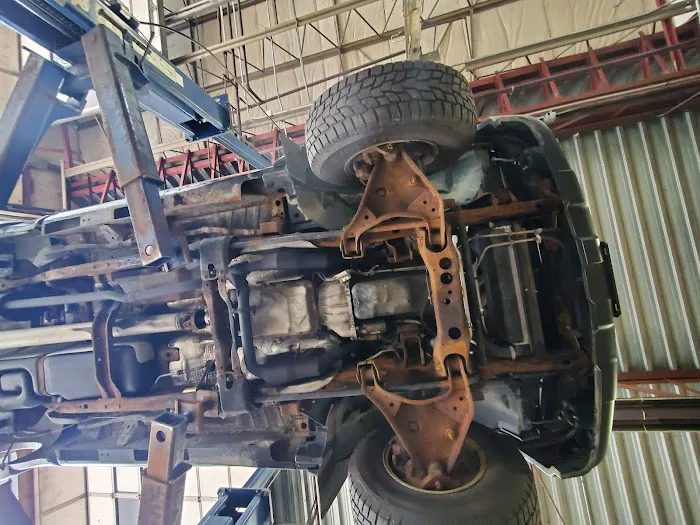 Do-It-Yourself Auto Center 6