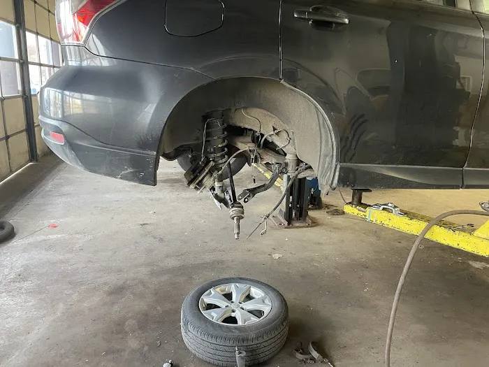 Do-It-Yourself Auto Center 5