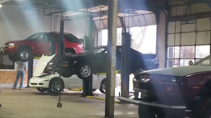 Do-It-Yourself Auto Center 9