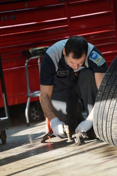 Hal's Auto Clinic 4