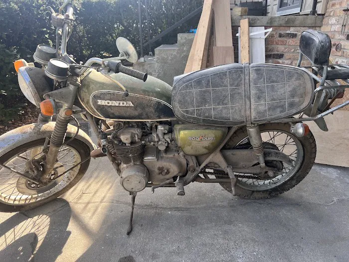 Galvan Motorcycle Garage 4