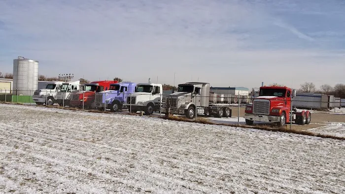 Logan's Trux & Equipment Sales 0