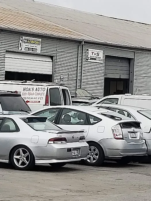 Hóa's Auto Body & Repair 0