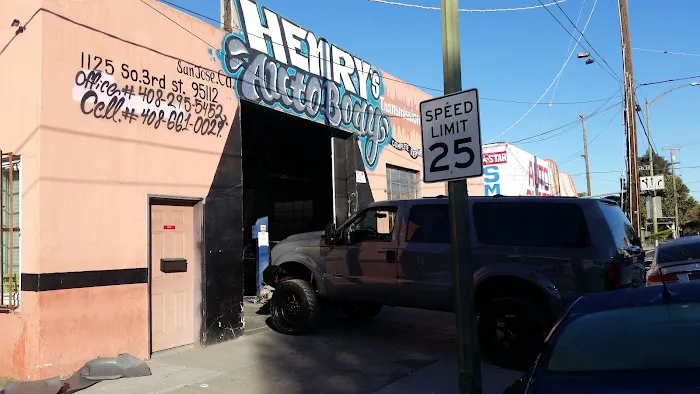 Henry's Auto body 0
