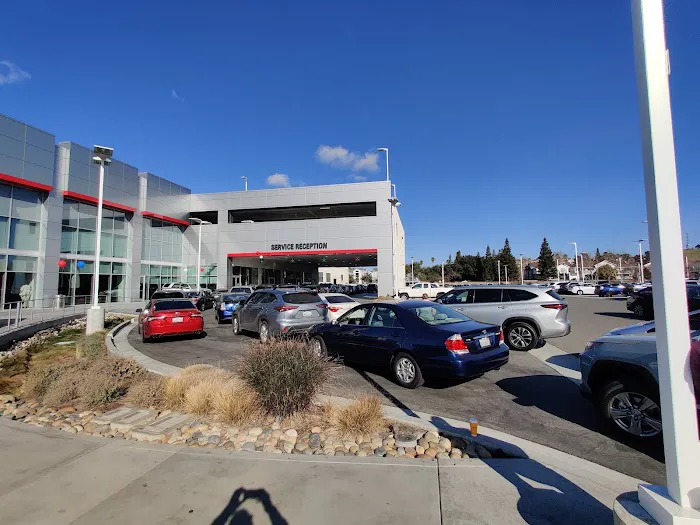 Capitol Toyota Service Center 8