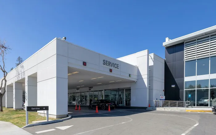Mercedes-Benz of Stevens Creek Service Center 2
