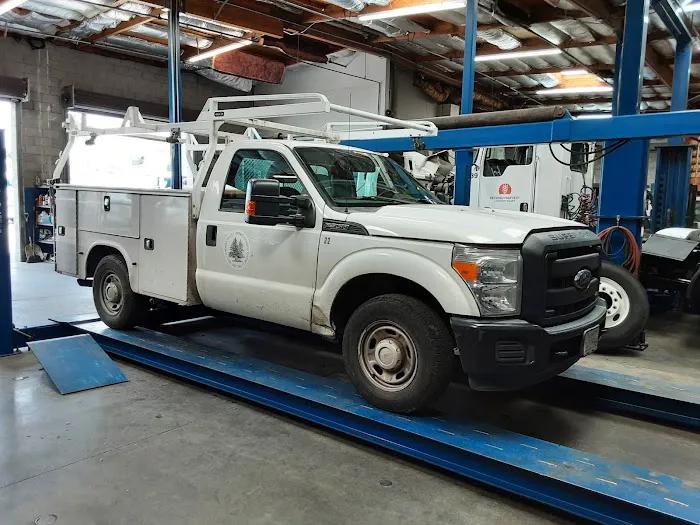 Pro-Cal Truck , Heavy Equipment & R.V. Repair 7