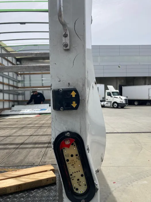 Pro-Cal Truck , Heavy Equipment & R.V. Repair 5