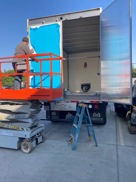 Pro-Cal Truck , Heavy Equipment & R.V. Repair 3