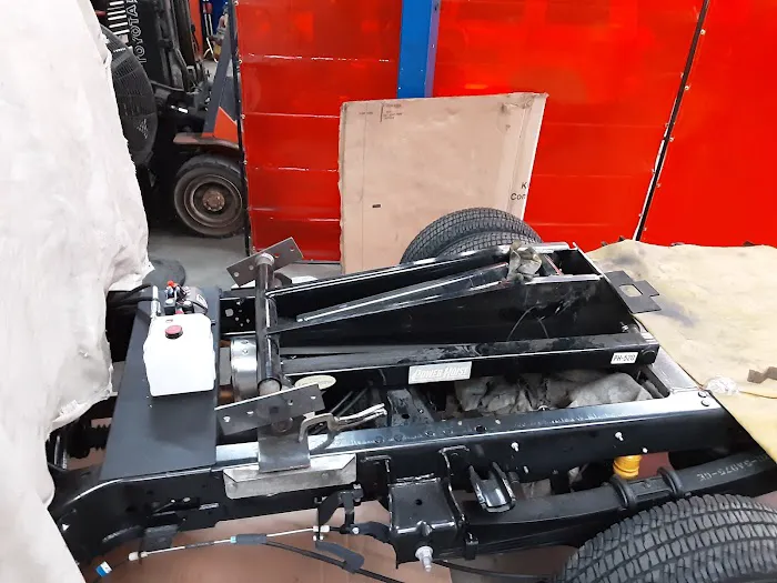 Universal Truck Body and Fabrication 4