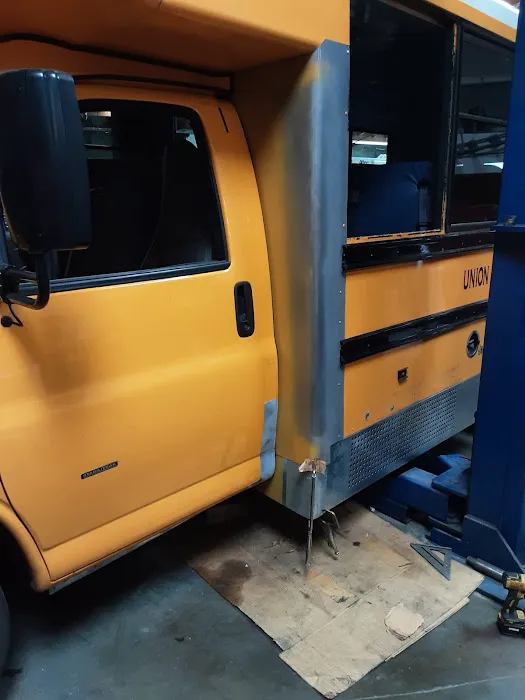 Universal Truck Body and Fabrication 9