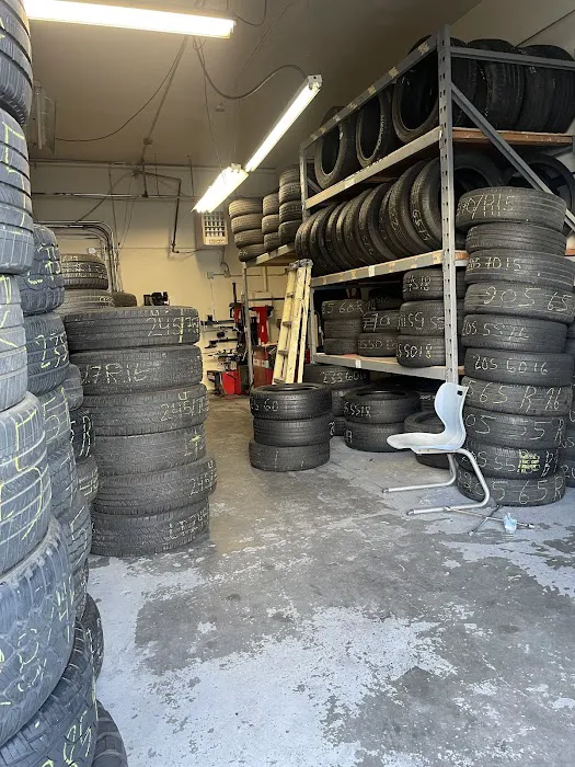 MAXIMO TIRES 2