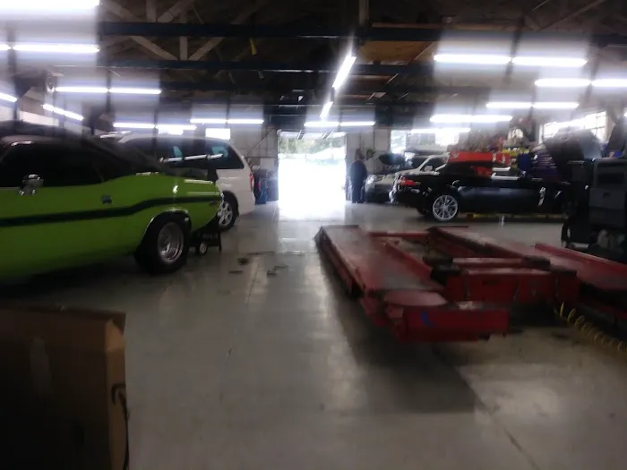M & R Automotive 1