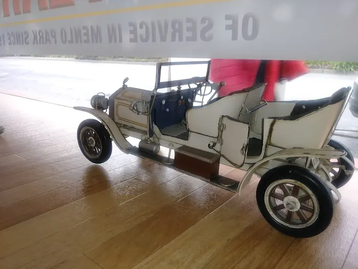 M & R Automotive 0