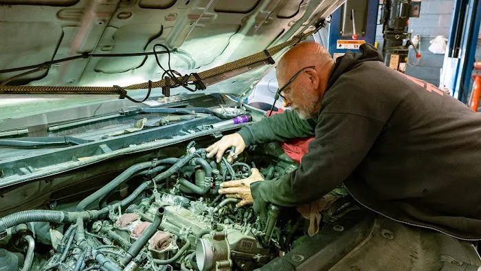 Stress-Free Auto Care / Tires Unlimited 0