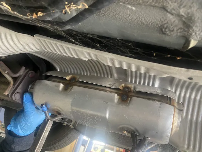 Uribe Muffler & Auto Glass 9