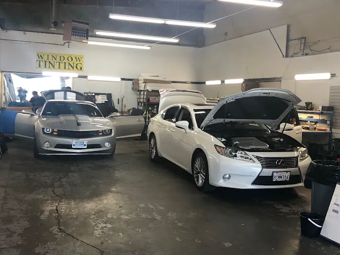 Car Sound Security & Safety / Window Tinting 7