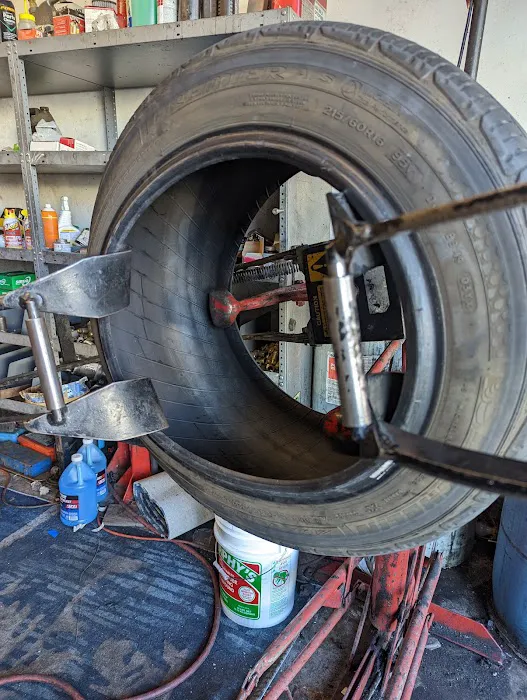 Thiel's Commercial Tire Service 4