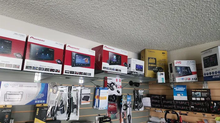 STREET CAR AUDIO LLC. 1