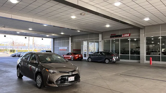 Envision Toyota Service Center 5