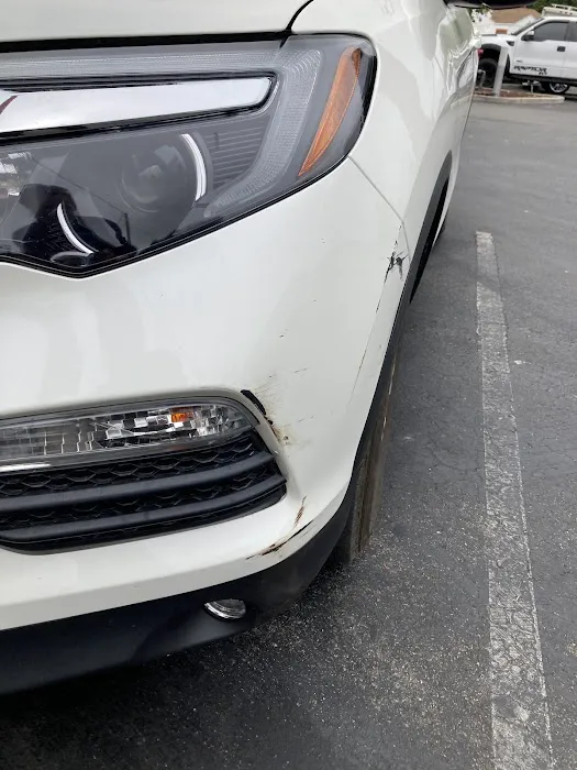 Ronnie's Auto Body 2