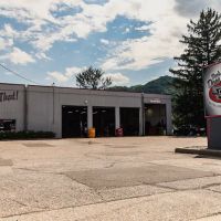 Dee's Auto Care Specialists - Winona