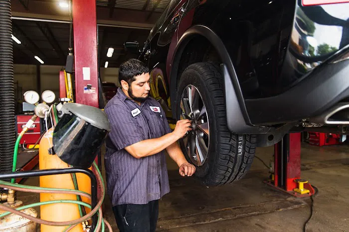 Dee's Auto Care Specialists - Winona 2