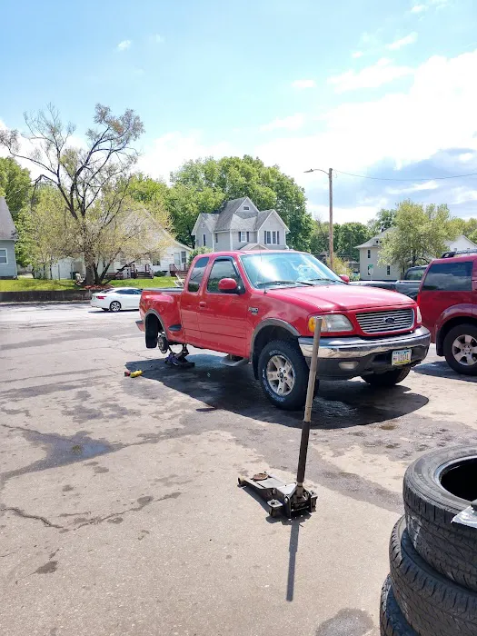 Gomez II Tire Shop 8