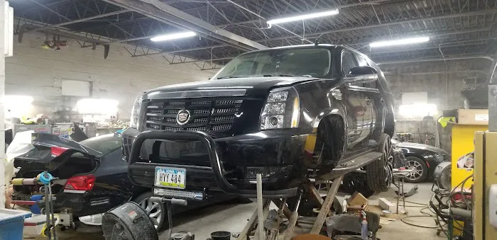 T H Truck Auto Repair 3