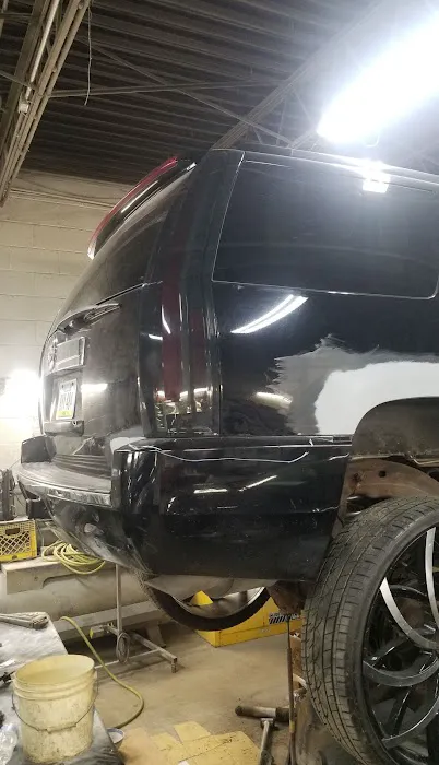 T H Truck Auto Repair 2