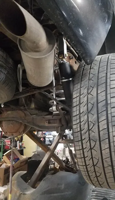 T H Truck Auto Repair 5