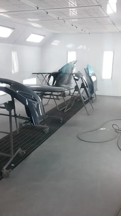 Weis Collision Center 0