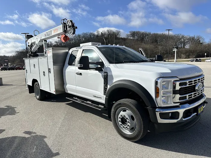 Decorah Ford Service 2
