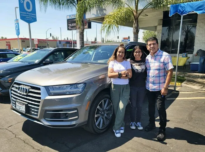 Lithia Hyundai of Fresno Service Center 1