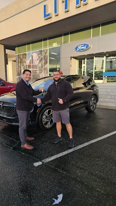 Lithia Ford of Fresno Parts Center 1