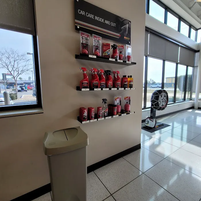 Les Schwab Tire Center 0