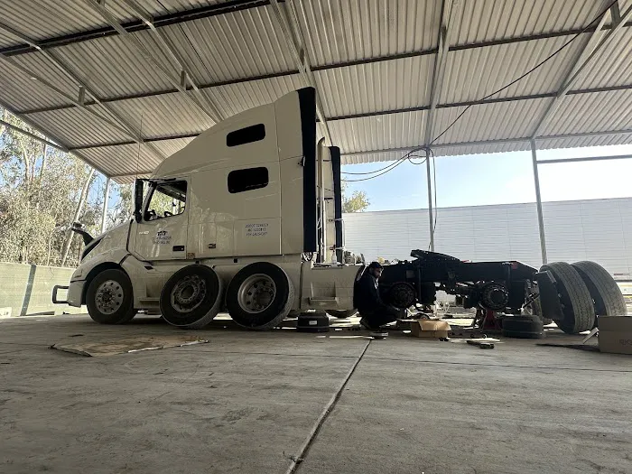 B&B MOBILE TRUCK AND TRAILER REPAIR 3