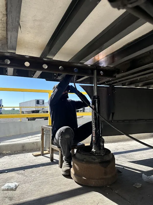 B&B MOBILE TRUCK AND TRAILER REPAIR 1