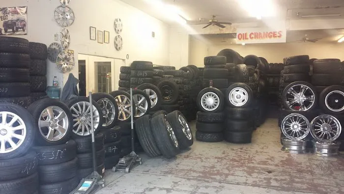 Luis tires 3