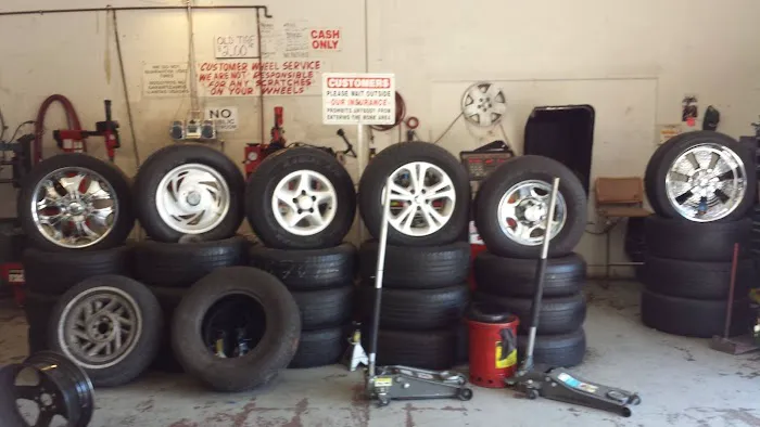 Luis tires 2