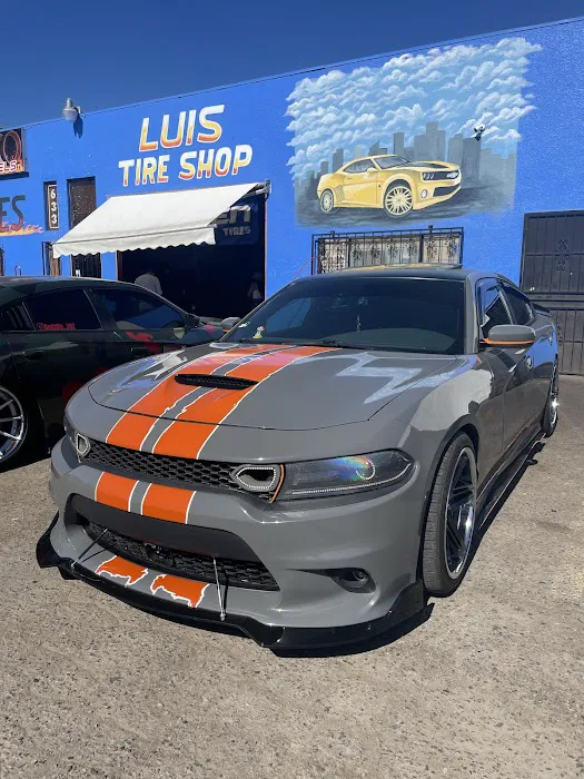 Luis tires 8