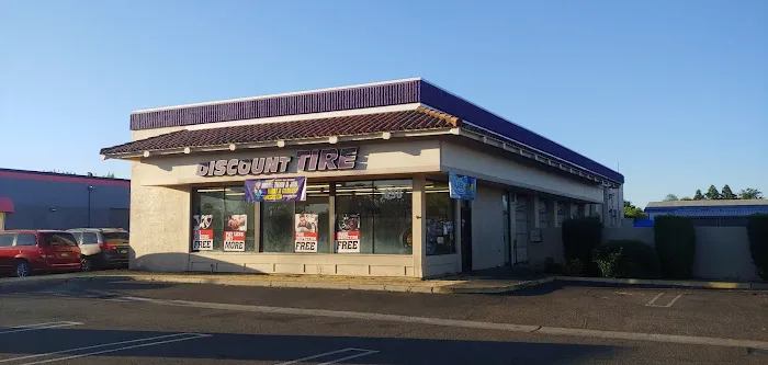 Discount Tire & Service Centers 4