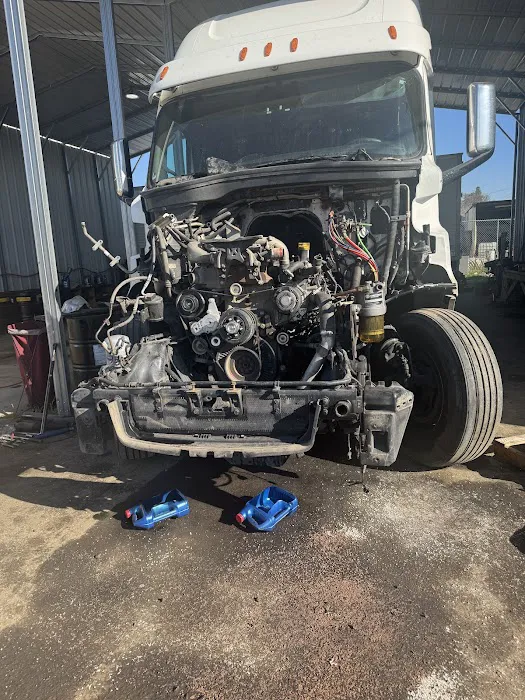 T&J TRUCK TRAILER REPAIR AND ALIGNMENT 24/7 ROAD SERVICE 4