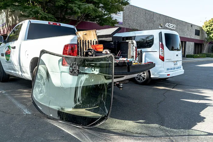 Saints Auto Glass - Auto Glass Repair, Windshield Replacement & Rock Chip Repair 5