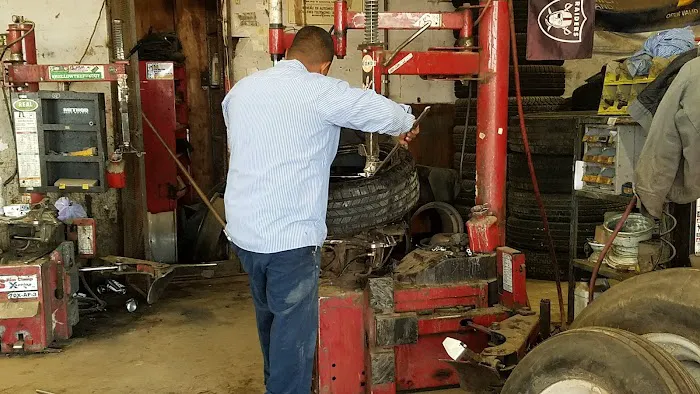 Wally's Tire & Wheel 3