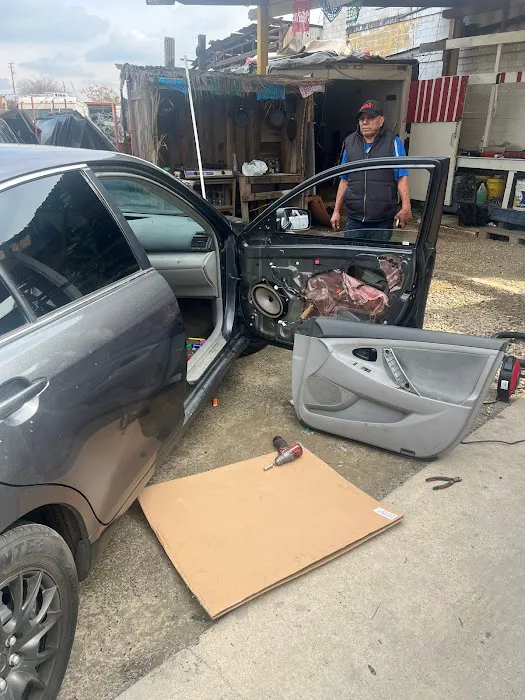 Godinez Auto Glass 1