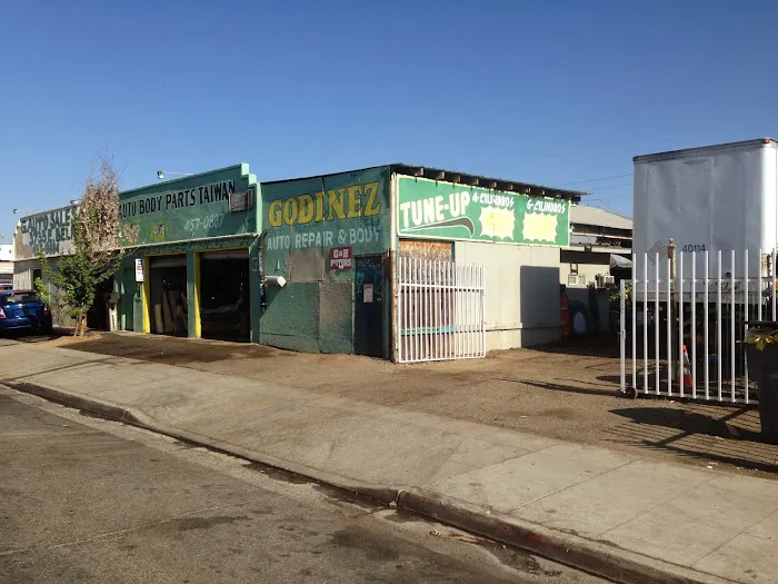 Godinez Auto Repair & Body Parts 3
