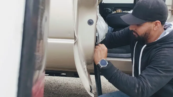 EZ auto glass. 6