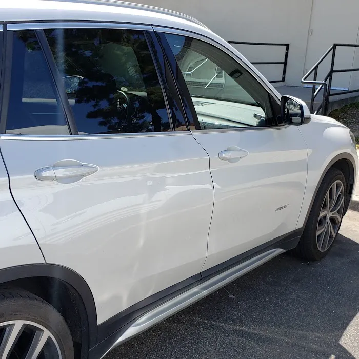 EZ auto glass. 4